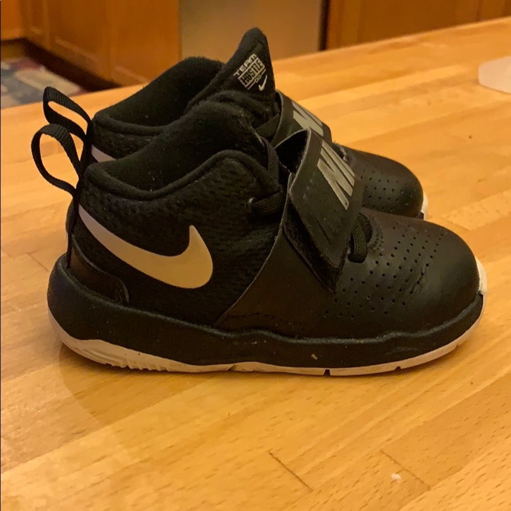 Nike Toddler Kyrie Sneakers